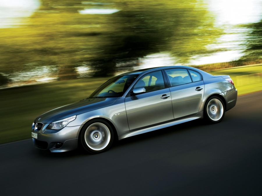  BMW 545i Sedan M Sport Package 2005 года  (AU) (фото 2 из 6)